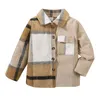 Tench Coats Kleinkind Jungen Mantel Girls Langarmplaid Plaid Patchwork T -Shirt Tops Kleidung mit Tasche ￤lter