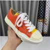 Skor basket sneakers lägenheter designers fabrikskor unisex canvas läder snörning trim formad tå lyxig gummi mössa mmy maison mihara yasuhiro hank original