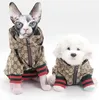 Luxury merk Designer letters bedrukte hondenkleding mode cowboy denim hoodies katten honden dieren jassen jassen buiten casual huisdieren jassen kleding accessoires