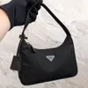 デザイナーバッグ再版ホーボーナイロンクラシックショルダーバッグ女性のための高級ハンドバッグ男性女性クロスボディトート財布ハンドバッグバッグ