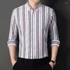 Camicie casual da uomo Camicia a righe autunnali da uomo Moda coreana da uomo Design abbottonato Abito da uomo a maniche lunghe slim fit Oversize