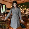 Traje de chaquetas para mujeres Agrupo mediano Tweed Lapel Tweed Temperamento suelto de doble pecho Tama￱o del cintur￳n de cuadros de manga larga S M L XL