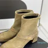 Boots Women Designer Leather n￣o deslize sapatos de inverno Tamanho de 35 a 40