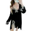 Mulheres do sono feminino Hollow Out Lace Floral Robe Sets 2pcs Velor Kimono Sexy Strap Top Nightgown
