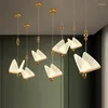 Lampes suspendues lustre moderne en forme de papillon éclairage pour salon escalier lumière chambre chevet rotatif longs lustres