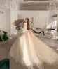 2023 Robes de mariée appliques florales 3D Robe nuptiale hors des bretelles Ruffles Sweep Train Une ligne sur mesure Vestido de Novia de taille personnalisée