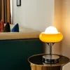 Bordslampor italiensk rymdålder ägg tårta lampa nordiskt modernt glas bauhaus sovrum sovrum vardagsrum inomhus belysning fixtur