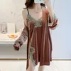 Mulheres do sono feminino Hollow Out Lace Floral Robe Sets 2pcs Velor Kimono Sexy Strap Top Nightgown