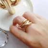 Anillo de cuerda cruzada hecho a mano Retro de tendencia, anillos de moda para niñas que combinan con todo, joyería de diseño de nicho creativo de plata para parejas de mujeres