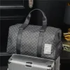 Torby marynarskie Fashion Man Travel Duffel Bag Luksusowy projektant Plaid Leather Duża pojemność Torebka Trip Boarding Organizer Pack Men Gym Bag 221105