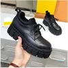 Sapatos casuais Lady Lace-up t￪nis feminino designer esportivo t￪nis de couro gin￡stica Cristal de fundo grosso plataforma feminina tamanho grande