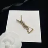 Women Fashion Brouches مصمم رسائل المجوهرات Retro Brooch Womens لمصممي الملحقات الحفلات دبابيس الذهب D2211071F