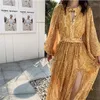 Lässige Kleider Sommer gelbe langes Maxi Beach Kleid sexy hohles Taille gegen Nacken Böhmische Party Mode High Split Vestidos