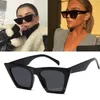 Occhiali da sole 2023 Fashion Women Square Cat Eye Occhiali da sole Donna UV400 Summer Style Vintage Black Big Frame Eyewears