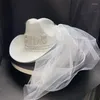 Basker vit brud cowgirl hatt med slöja skenande strass brev bröllopsdekor