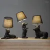 Lampes de table Animaux créatifs LED Chambre Lampe de chevet Rétro Résine Design nordique Ornements fins Décor de bureau debout B
