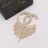 Gold Silber vergoldet Marke Luxurys Design Diamant Brosche Frauen Quasten Kristall Strass Buchstaben Broschen Anzug Pin Mode Schmuck Kleidung Dekoration Zubehör