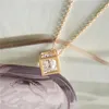 Colares pendentes clássicos de cor de ouro clássico CZ zircão dentro de colar cúbico para mulheres elegantes lindas jóias acessórios de escritório casual