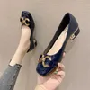 Sandales Brand Chaussures les plus nouvelles femmes pompes en cuir breveté High Heels Fashion Metal Decoration Square Toe Office Lady Chaussures L221107