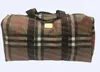 55 cm Men Women Handtas Schouder Crossbody Stijl PU LEDERDE LEDER Designer Travel Messenger Bag Toes kofferszags Duffel Bags koffers Vuggen