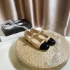 Sandali vintage nuovo designer ciabatte da donna classico tacco piatto scarpe Mary Jane décolleté in vernice cinturino con fibbia fiore scarpe da ballo nero bianco rosa scarpe moda