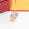 Classique Amour Bague Designer Bague Pour Femmes Accessoires De Luxe Titane Acier Plaqué Or Ne Se Fane Jamais Amateurs Bijoux Cadeau Il Ne Vient Pas Boîte