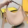 Big Size Evening Bags Women Luxury Designer Handtassen Fashion Echte lederen Graphy Toes Gold Letter Ladies Crossbody Schoudertassen Re 302J