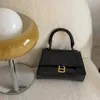 Sac à main de liquidation nouveau sablier en forme de B loisirs pour femmes sac à bandoulière personnalisé à bandoulière simple motif crocodile noir petit sac carré