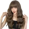Kadın için sentetik renkli peruklar uzun doğal dalgalı saç perukları ile cosplay nefes alabilen ısıya dayanıklı lif perukları