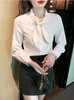 Blouses femininas 2022 Tiradas de gravata borbole