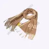 Marque chère 2022 Nouveau Luxury FF Letter Cashmere Scarf Women039S Retro F Print Fashion Square Bandana Headscarf Tie6967975