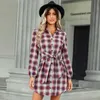 Ropa de otoño para mujer Vestido de diseñador Otoño de un solo pecho Moda a cuadros Lazo Cintura ceñido al cuerpo Vestidos camiseros de manga larga