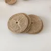 Bordmattor Rattan Cup Holder Drink Coasters Natural Woven Floral Shape Heat Isolation Round Tea Pot Placemat Decoration Accessories