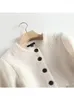 Vestes Femmes 2022 Femmes Beige Tweed Crop Jacket Vintage Poches à poitrine unique Femme Automne Vêtements de sortie d'hiver