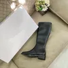 أحذية الركبة الفاخرة للنساء شعار B on the Boots بحجم 34-40