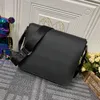 Borsa a tracolla da uomo Borsa a tracolla da uomo Borse con patta Borsa Samll Pvc Vera pelle Scritte di moda Hardware argento Portafogli Cinturino regolabile M46255