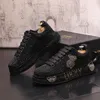 NUOVI uomini ricamo teschio scarpe moda oro nero casual appartamenti scarpe eleganti da uomo firmate mocassini con paillettes piattaforma maschile scarpa da guida 38-44