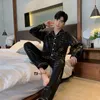 남성 잠옷 여름 봄 남성 잠옷 대형 가슴 Nightie 5XL 실크 새틴 세트 긴 소매 가정 의류 Nightwear Pajama Pajamas