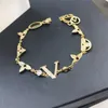 Bracelet plaqué or pour femmes designer fleur lettre bracelets bijoux luxueux chaînes de charme serrure coeur mode argent couleur cry233g