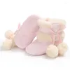 Laarzenstijl Winter Keep warme baby met bal hartvormige eerste wandelaars rubber zool anti-slip prinses kinderwieg schoenen