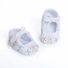 Nouveau-né premiers marcheurs bébé fille enfants chaussures décontractées infantile fleur bottes respirantes enfants pantoufles enfant en bas âge semelle souple printemps et été mocassin livraison directe