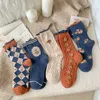 Chaussettes en laine pour femmes mignonnes ours de tube moyen moyen pour la chaleur