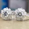 Bröllopsringar Lyxig Dainty Flower Ring for Women Cubic Zirconia Silver Color Engagement Finger Lady Jewelry KBR409