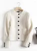 Vestes Femmes 2022 Femmes Beige Tweed Crop Jacket Vintage Poches à poitrine unique Femme Automne Vêtements de sortie d'hiver