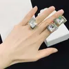 Designer di anelli Gioielli Anelli di cristallo con diamanti in oro Fidanzamenti per le donne Love Ring Luxurys Lettera F Brand New 22070704R