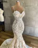 Cinghie senza spalline Abiti da sposa a sirena in pizzo vintage Fodera champagne Abiti da sposa senza maniche Corte dei treni Arabia Saudita Dubai Plus Size Vestidos De Novia CL1388