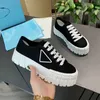 Met Doos Nylon Low Tops Schoenen Dubbele Wiel Sneakers Voor Vrouwen Chunky Getextureerde Zool Zwart Wit Platform Sneaker Casual Travel Party