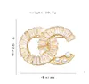 2 색 여성 18K 골드 도금 브랜드 편지 브로치 INS 진주 라인 석 크리스탈 금속 브로치 정장 Laple 핀 패션 쥬얼리 액세서리 선물