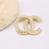 2color Women 18K Gold Plated Brand Designer Letter Brooch INS Pearl Rhinestone Crystal Metal Broochs Suit Laple Pin Fashion Jewelry Accessories Gifts