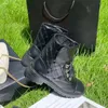 2022 مصمم أحذية الأرض مارتن تيمبر كاوبوي سنو مصنوع من الجلد الأسود الفاخر عالي الكعب للكاحل لأستراليا النساء الجوارب